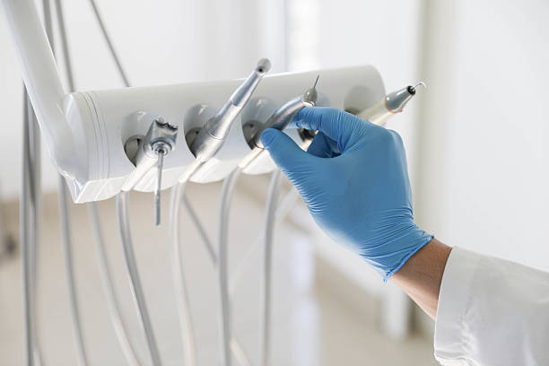 Professional Wisdom Tooth Removal technician working in Newark, IL